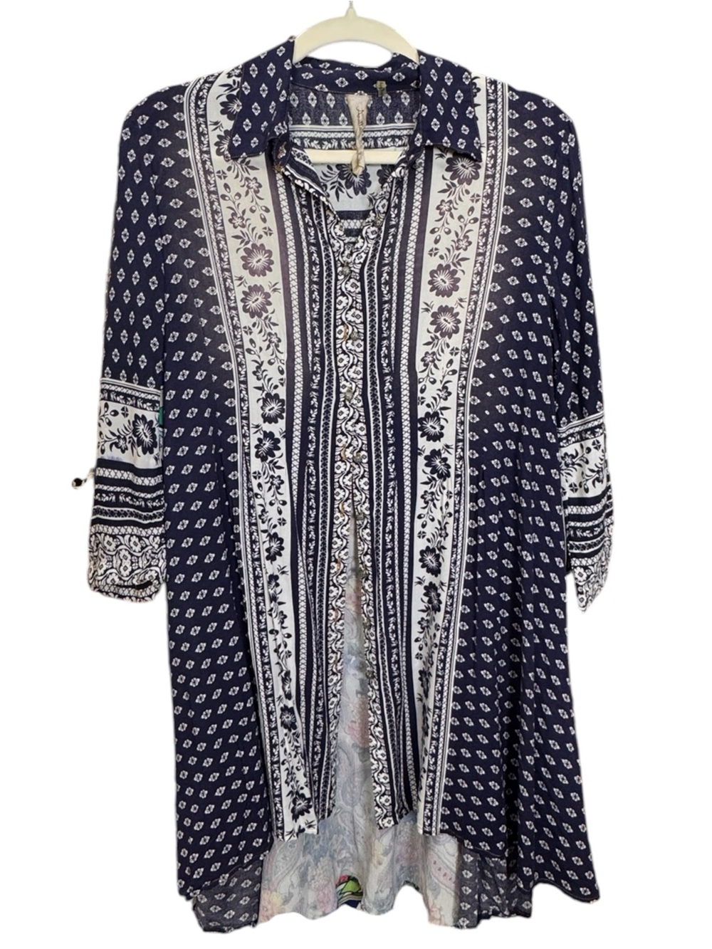Aratta Navy and White Printed Button-Front Tunic Floral back Small